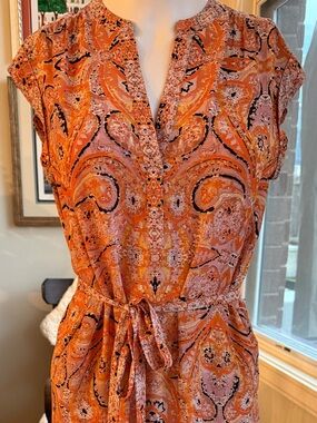 BCBGMaxAzria Pink and Orange Paisley Print V-Neck Blouse